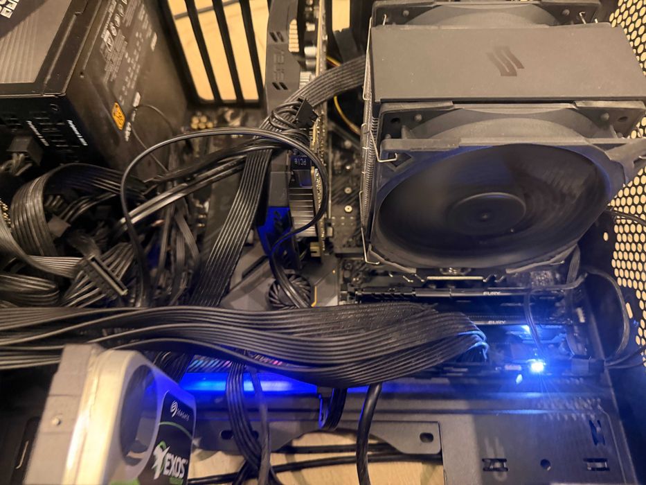 Komputer Ryzen 9 3900X / 64GB RAM / 16,5TB SSD+HDD / X570 WiFi