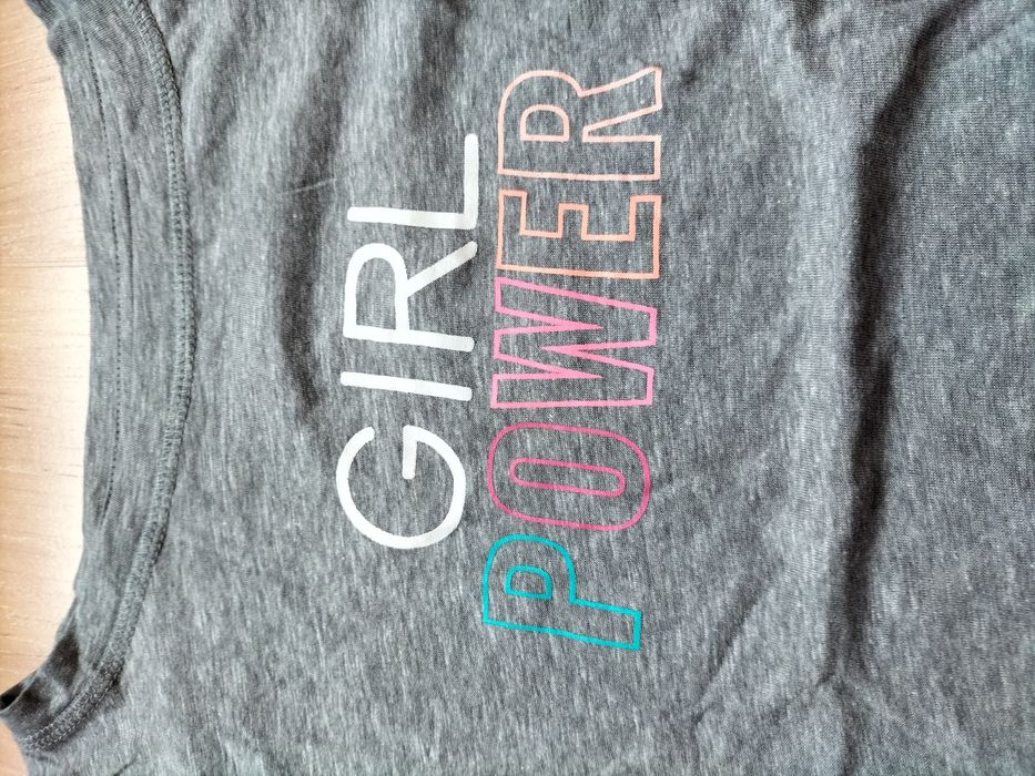 T-shirt cinzenta girl power. Donne