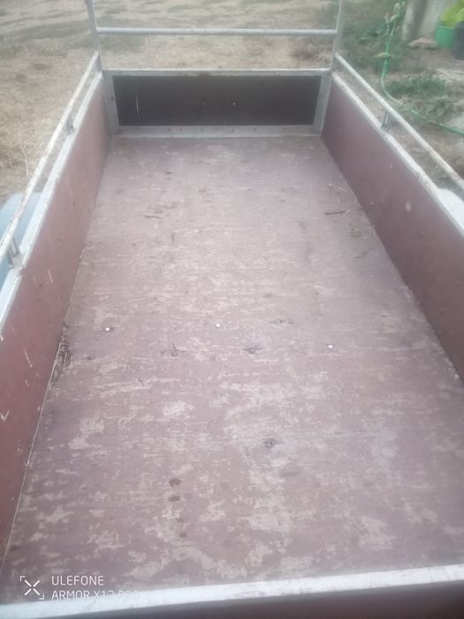 Vende se Reboque