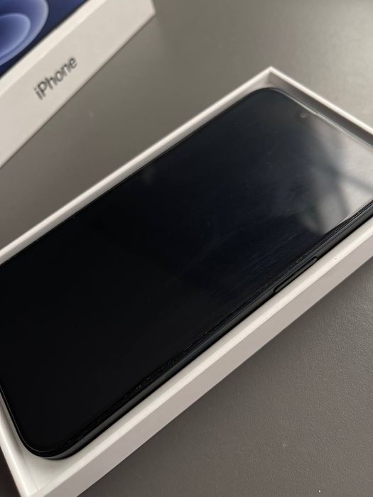 Продаю iPhone 13  б/у