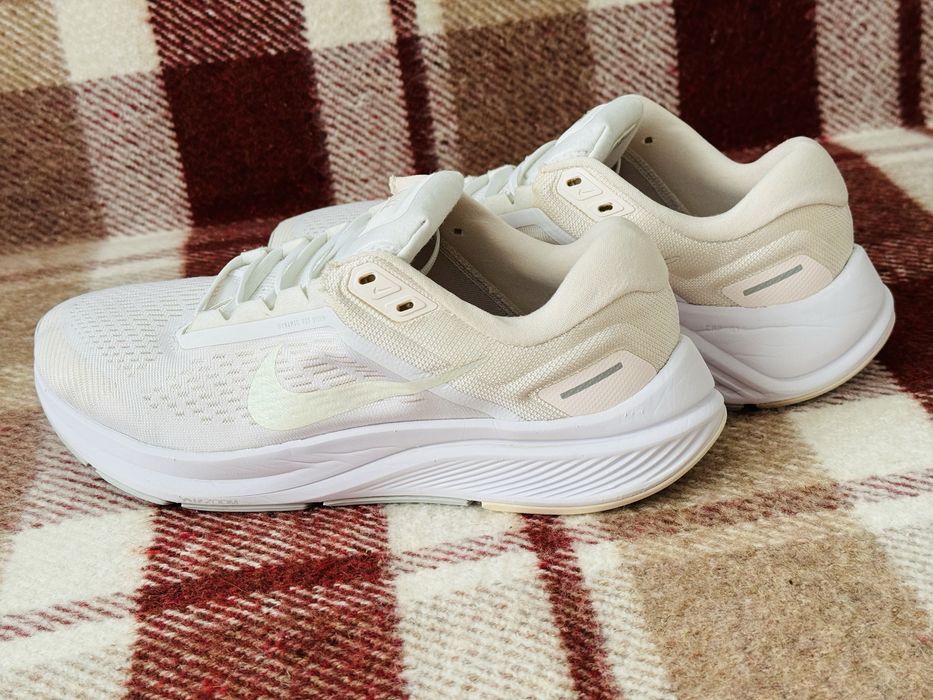 (Оригінал) жіночі кросівки Nike Air Zoom Structure 24, розмір 39