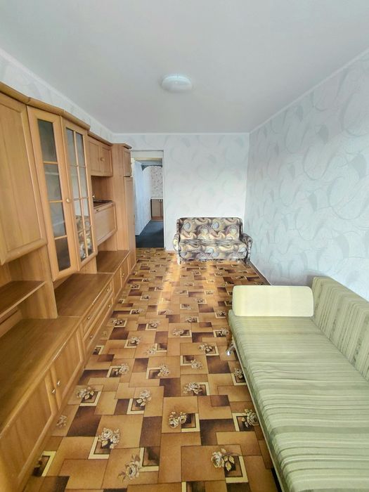 Оренда 1 кімнатної квартири на 2 поверсі в  цегляному будинку