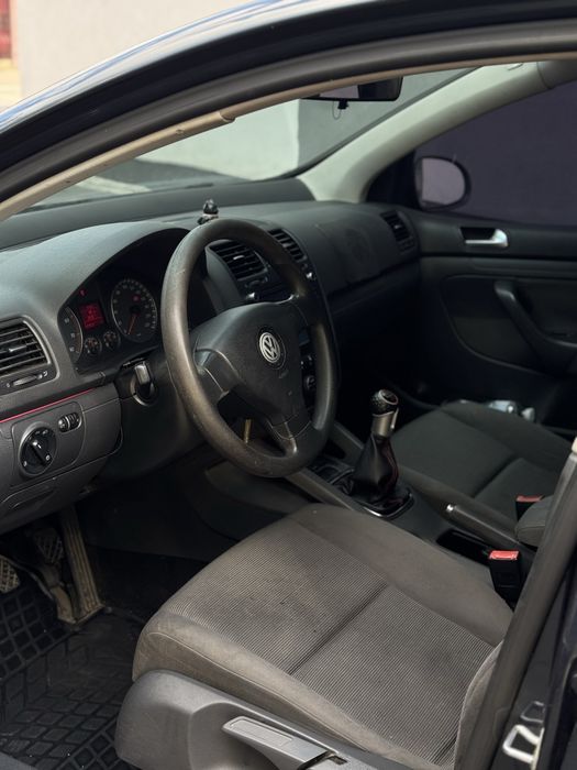 Volkswagen Golf 5 1.4 mpi