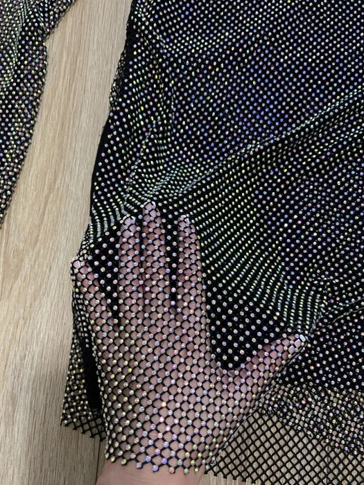 Блискуча сукня