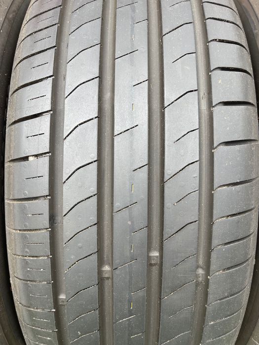 Шини. . 205/60/16