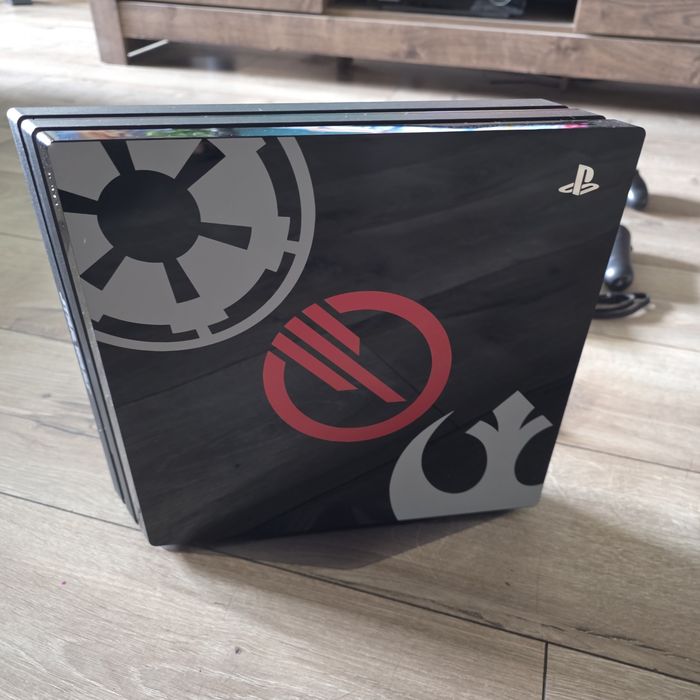 PS 4 Pro STAR WARS Edition