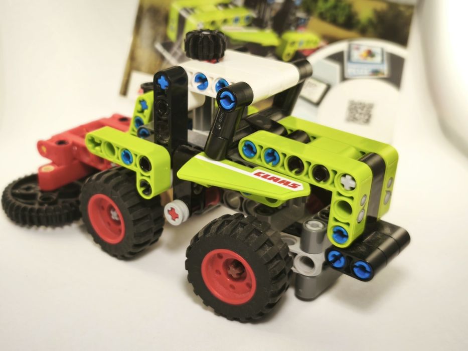 LEGO technic 42102 Claas