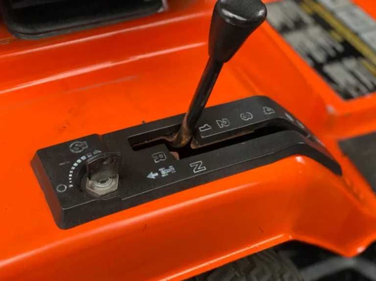 ZESTAW Traktorek Kosiarka HUSQVARNA+PŁUG LT130 / B&S 13KM / Manual 5+R