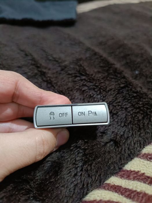 Botão de controlo de tração  FORD S-MAX (WA6) | 06 - 14
FORD S-MAX (WA