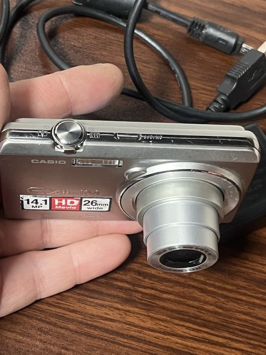 Цифровой фотоаппарат casio Exilim  ZS-10 с зарядным