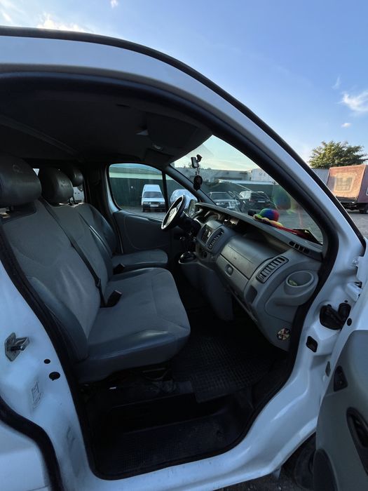 Opel Vivaro robot