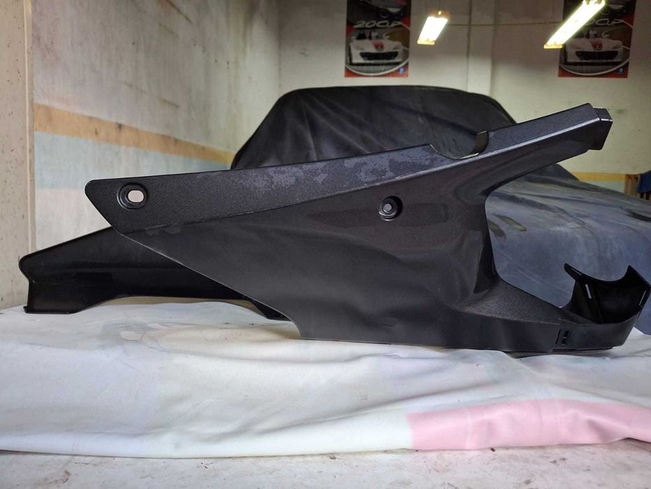CBR1000RR 2010 / 2011 Carenagem Inferior.