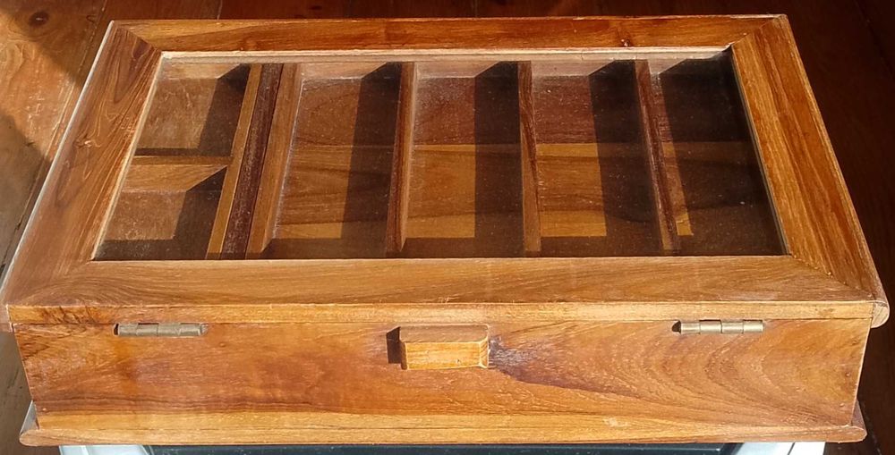 Caixa em madeira exotica maciça