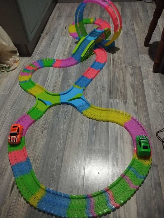 Автотрек Twister Tracks 256 деталей/2 машинки