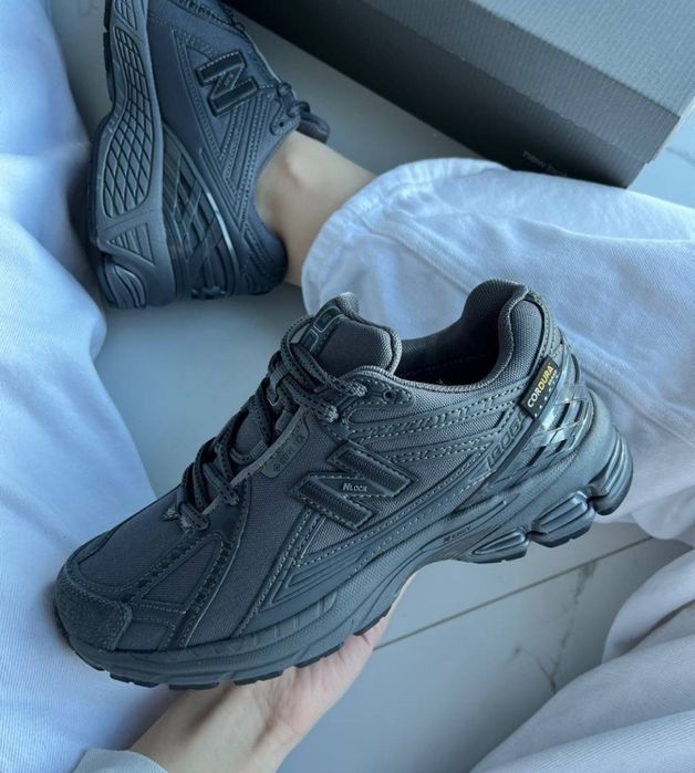 кросівки new balance 1906