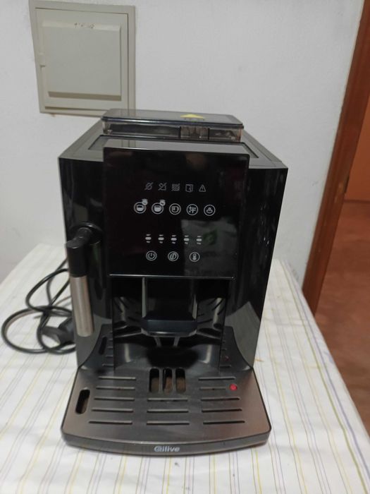 Máquina de café com moinho