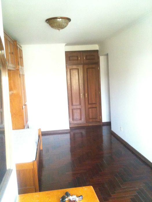 quarto para estudante ou jovem trabalhador em sao domingos de benfica