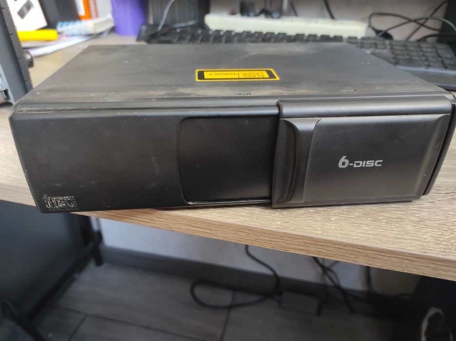 Магнитола RNS-D и CD чейнджер от Ауди а6с5