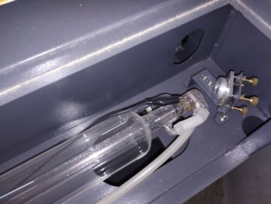 Продам лазерний станок СО2