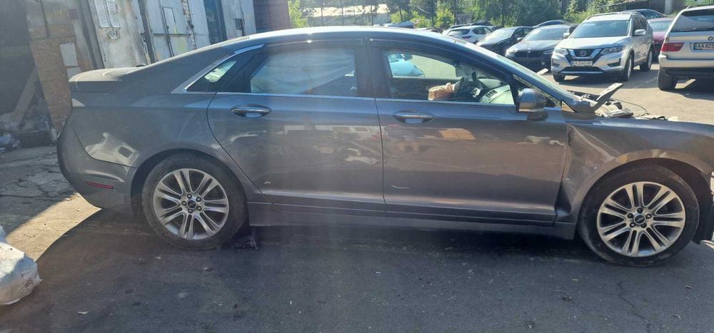 Lincoln mkz 2013- стекло боковое дверное