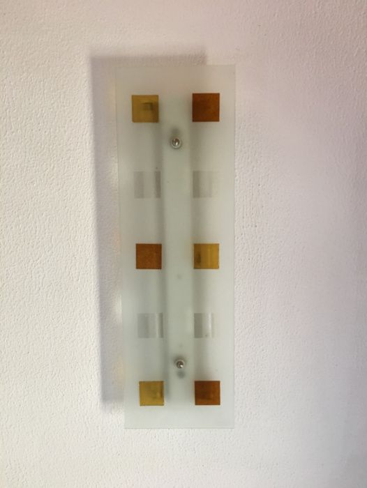 Suporte de lâmpadas florescente.