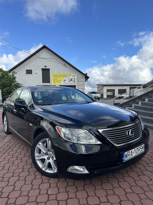 Lexus LS