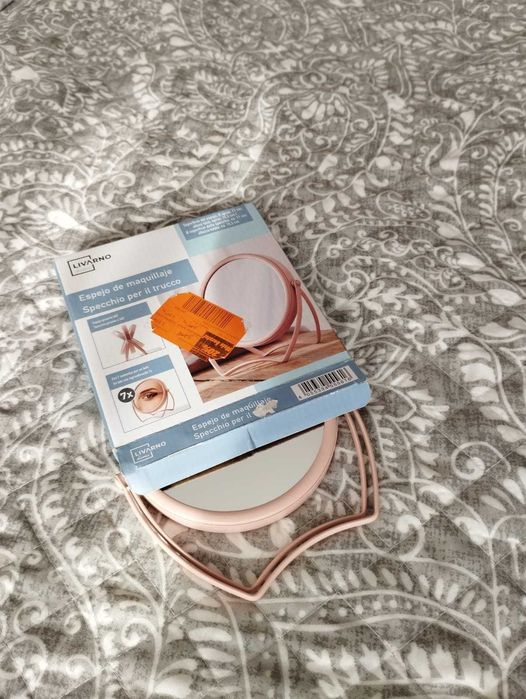 Espelho de maquilhagem de duas faces ajustável