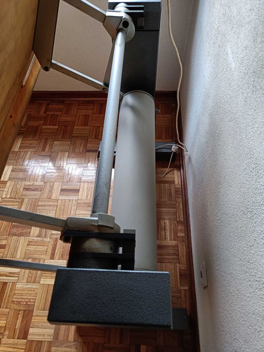 Estirador com máquina de desenho, em perfeito estado de funcionamento