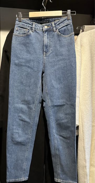 Джинси моми, балони