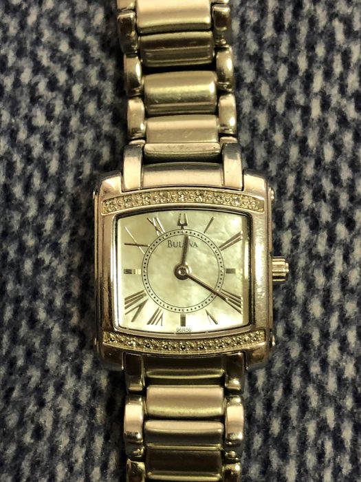 Bulova Часи с натуральними бриллиантами