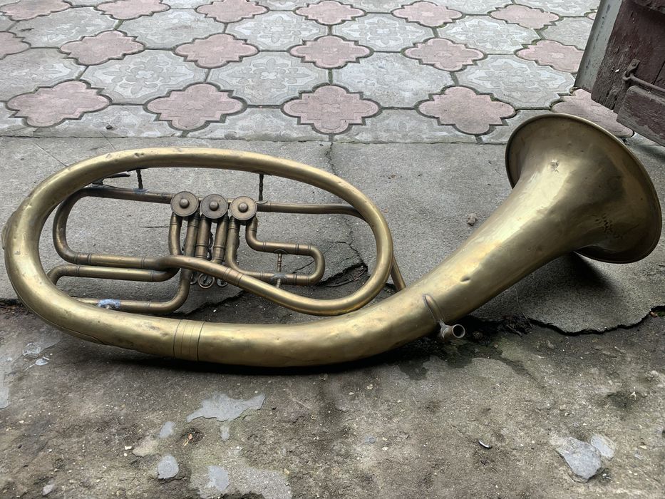 Духовий інструмент тенор