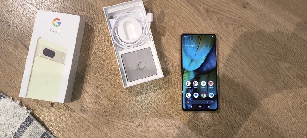 Telefon Google Pixel 7 od emerytki w stanie bardzo dobrym