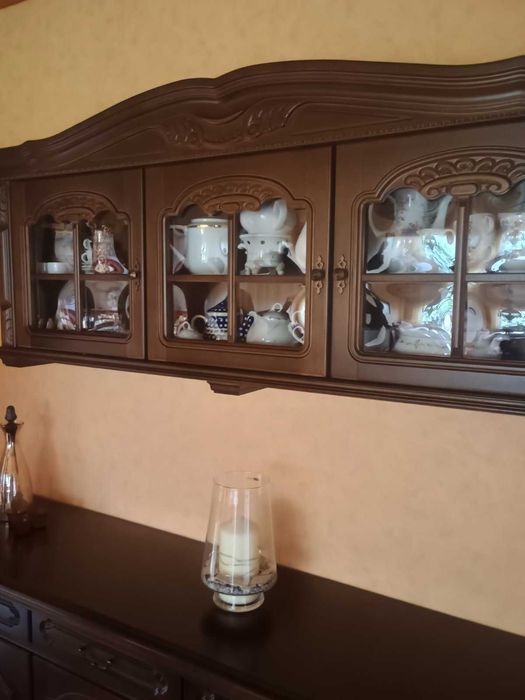 підвісна вітрина горіх махогон дуб