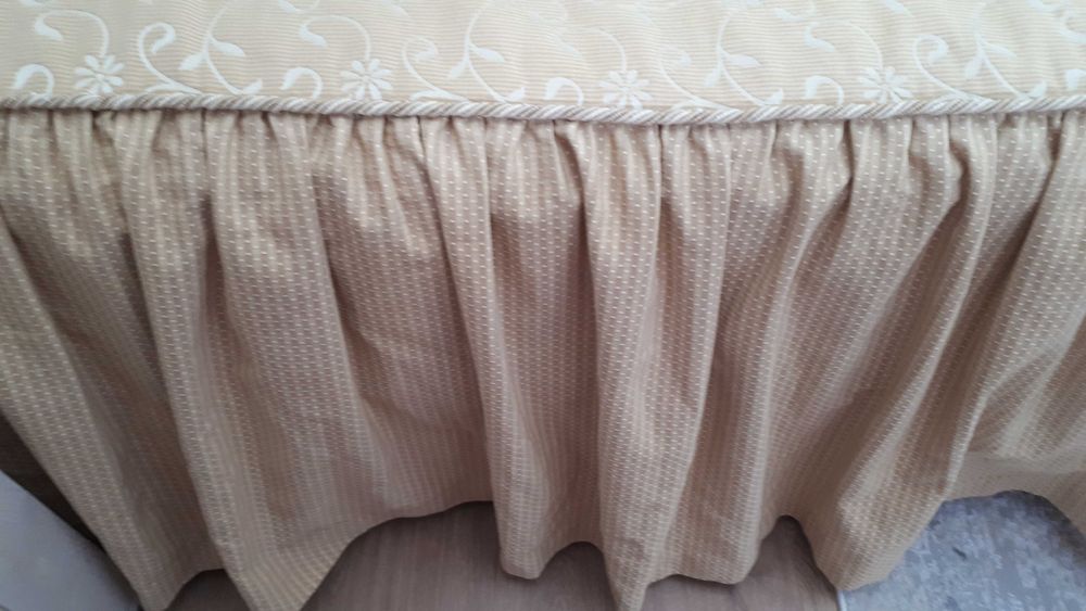 Colcha de Cama de Casal Bege