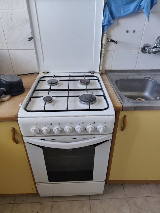 Kuchenka Indesit