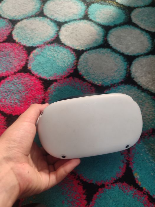 Продам oculus quest 2