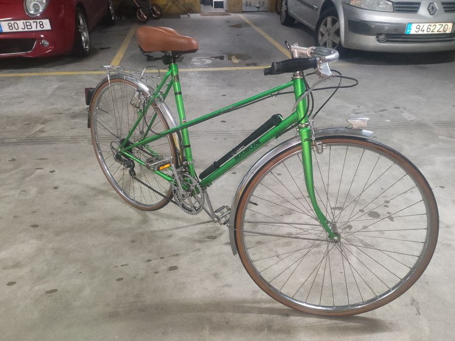 Bicicleta antiga motobecane
