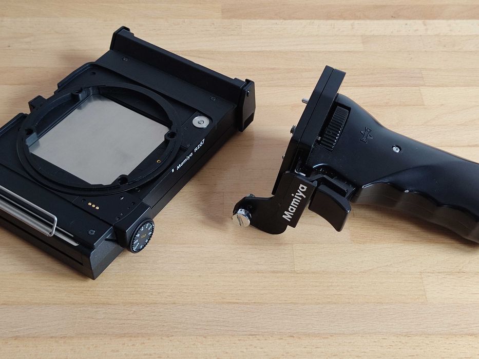 Mamiya RZ67 Polaroid Back + Pistol Grip64298013473027120