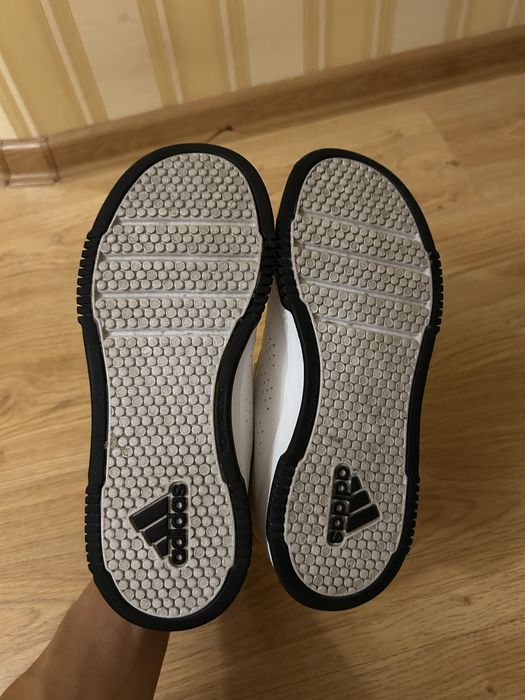 Кросівки adidas 35 р