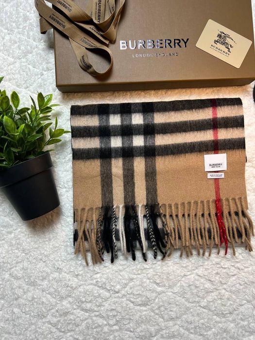 Szalik Burberry z 100% Kaszmir