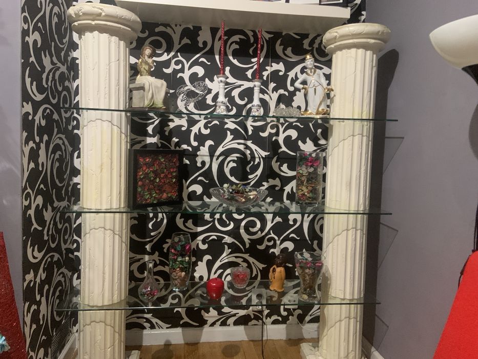 Estante em vidro para sala ou hall