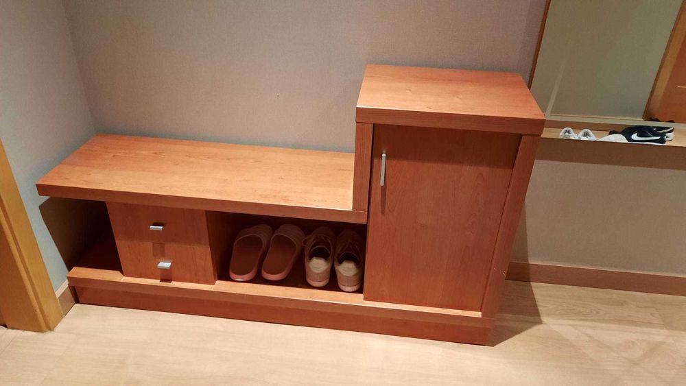 Entryway cabinet with mirror64282458646401120