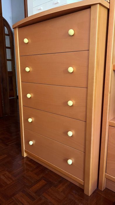 Estante madeira com 5 gavetas