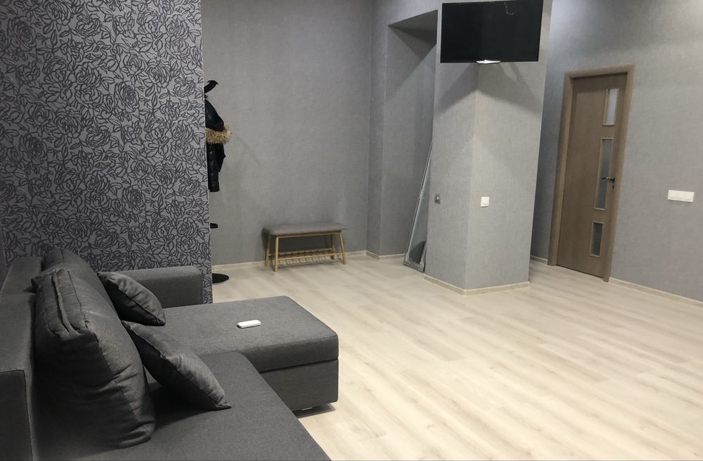 Здам 2-к квартиру на площі Володимира Великого