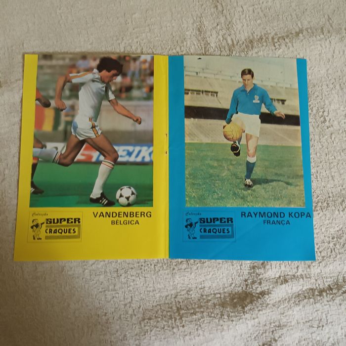 8 cromos antigos futebol ver fotos