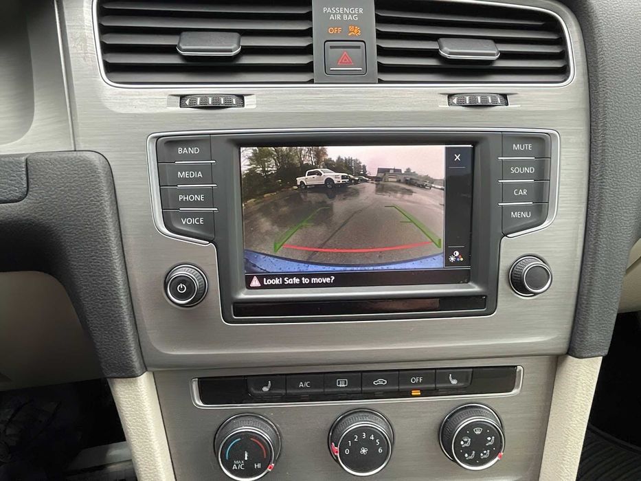Volkswagen Golf Se      2015