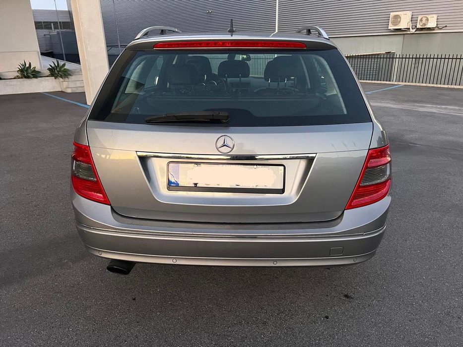 Mercedes-Benz C220
