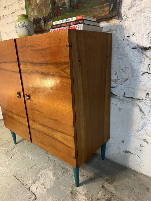 Piekna komoda na toczonych nozkach piekny fornir prl vintage retro