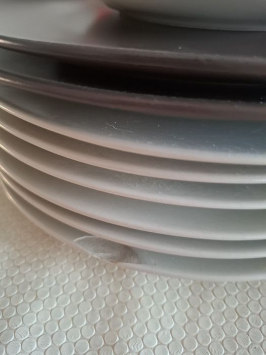 Serviço de pratos429087641777612802