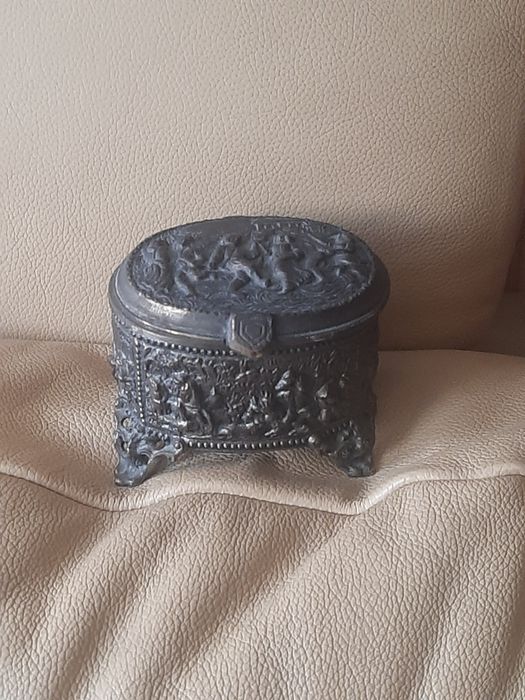 Szkatułka kasli 350 zł